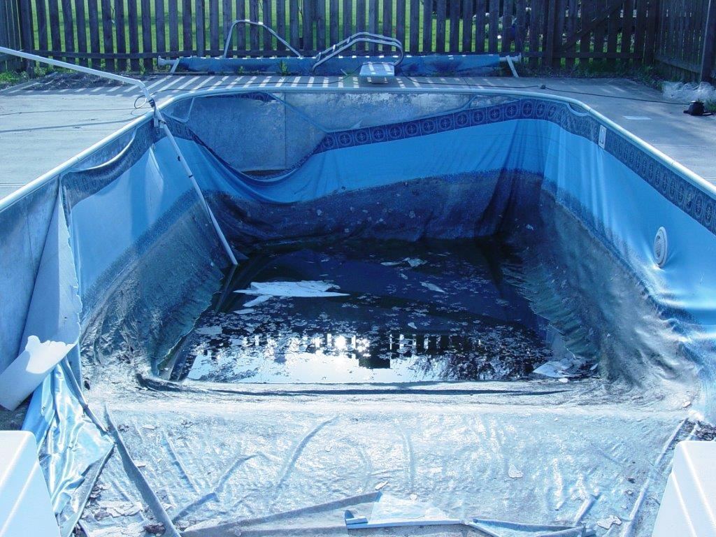 Vinyl liner inground pool built by The Pool People of Ohio, installed 2016
